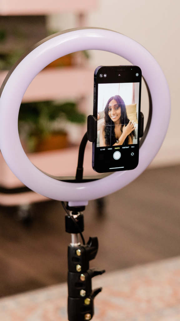Digital Marketing Jobs in 2025: High-Paying Opportunities in हिन्दी influenser